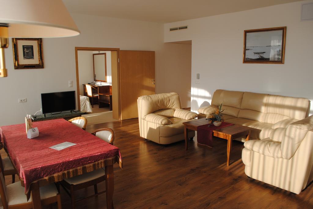 Hotel Claudius Szombathely Zewnętrze zdjęcie